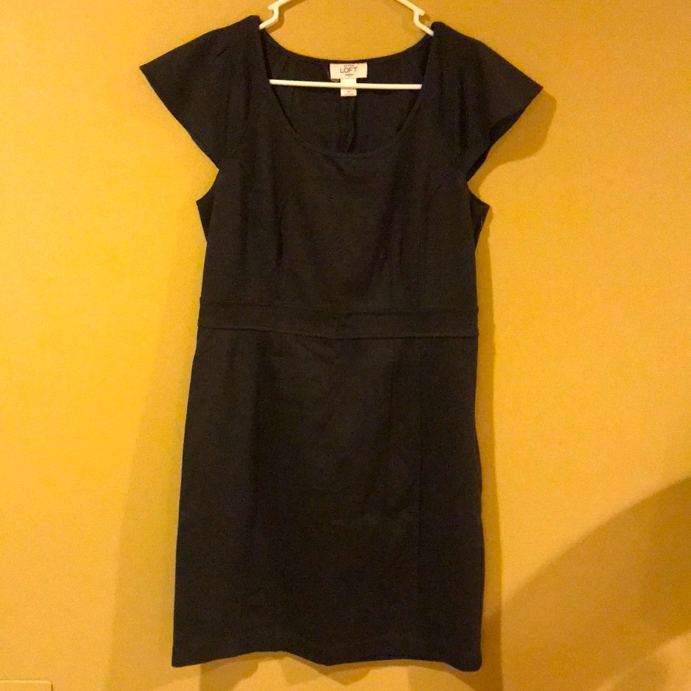 Ann Taylor LOFT size 8 petite black cap sleeve dress